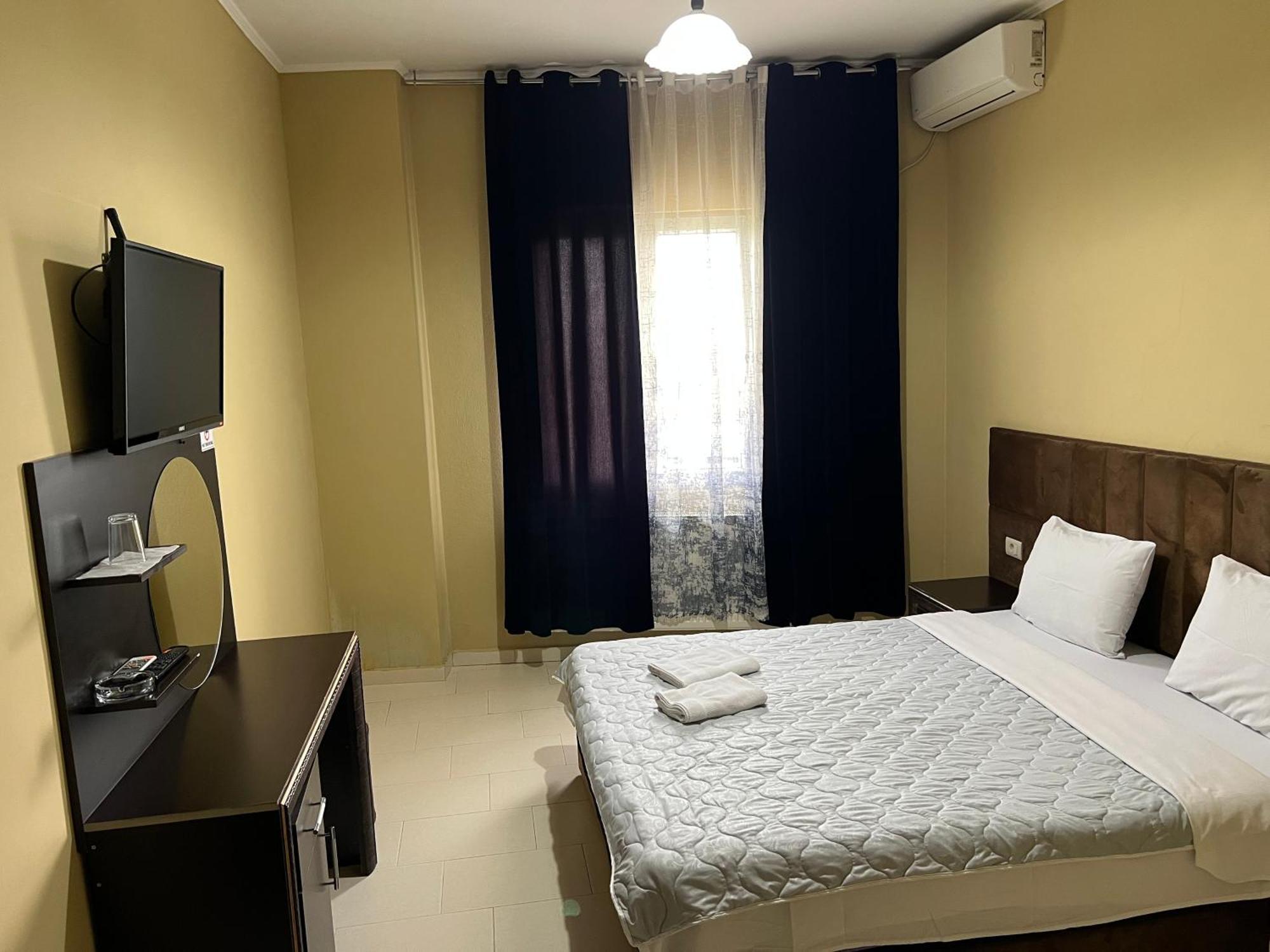 Hotel Yal Restaurant Tetovo Luaran gambar
