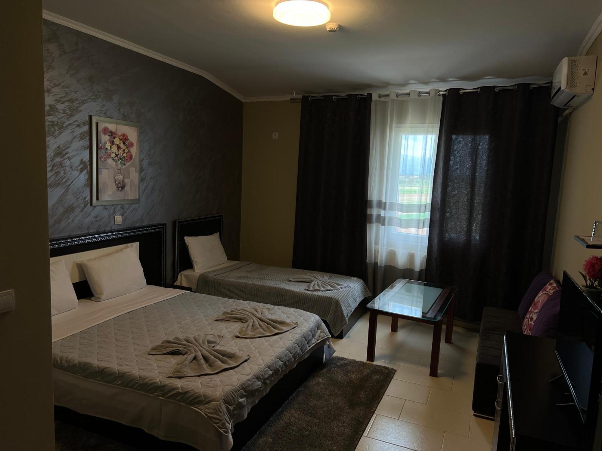 Hotel Yal Restaurant Tetovo Luaran gambar